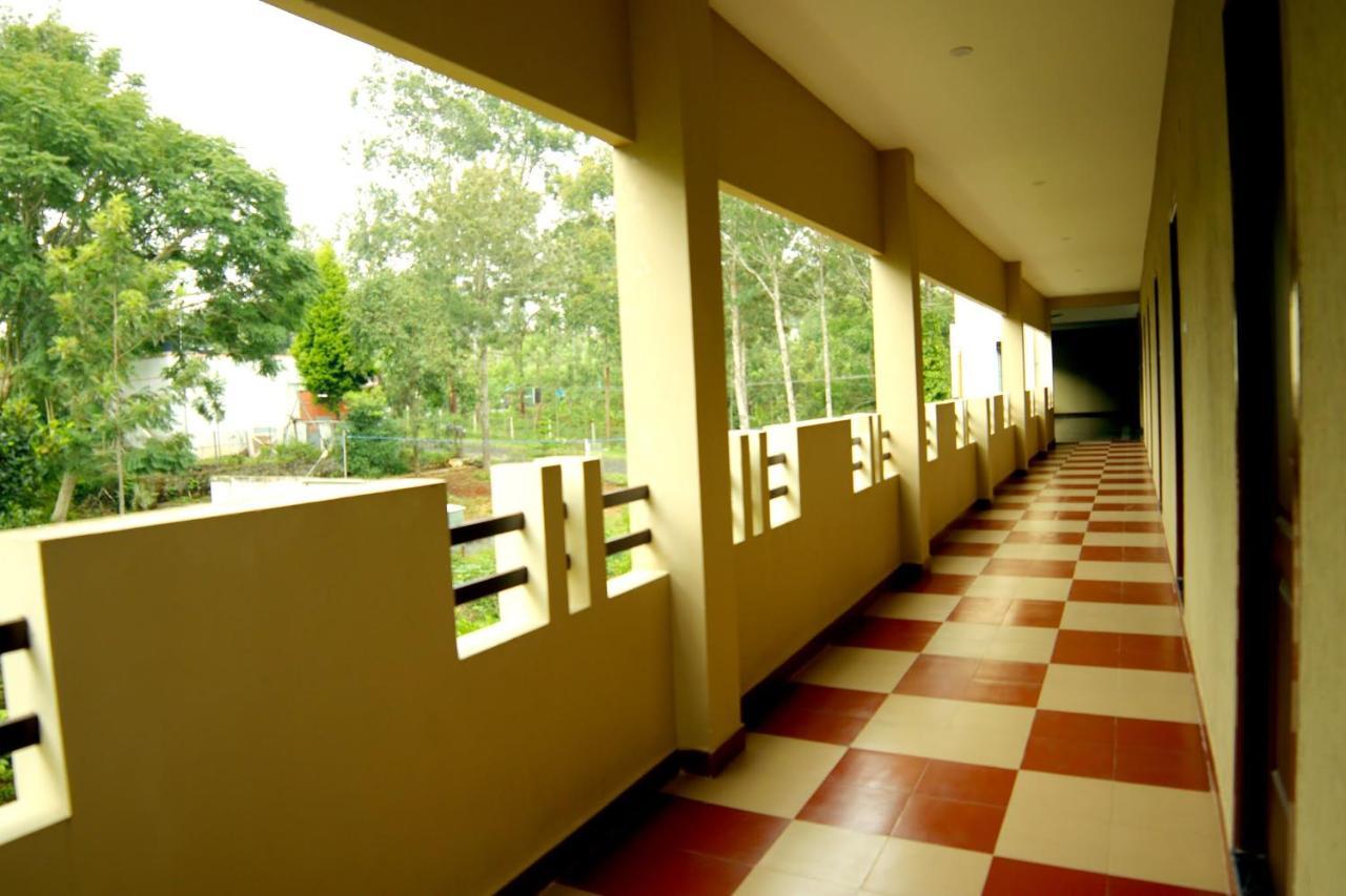 Ack Palacce Inn Yercaud Exterior photo